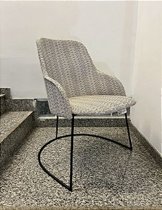 Cadeira Nona com Braço Estofada - Breton (Novo)