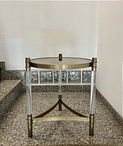Mesa Lateral Jacaretinga Ouro Velho com Tampo em Cristal - Breton (Mostruário de Loja)