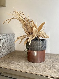 Vaso Embiriçu em Cerâmica (M) - Breton (Mostruário de Loja com Detalhe)