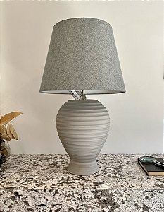 Abatjour Marreca Grey em Cerâmica - Breton (Mostruário de Loja com Detalhe)
