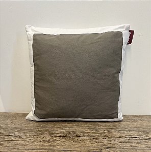 Almofada Decorativa Moldura Cinza 50x50  - Breton (Apartamento Decorado)