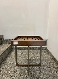 Mesa Lateral Devah em Madeira Maciça - Breton (Mostruário de Loja)