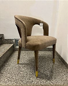 Cadeira Manali com Braço em Camurça - Breton (Mostruário de Loja)