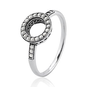 Anel círculo vazado de Prata 925 com pedras