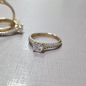 Anel Solitário ouro 18k 6mm cravejado no aro micro pedras