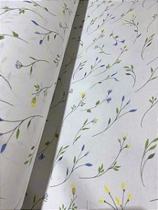 Tecido Percal Estampado Floral Suave em Tons de Azul, Amarelo e Verde 100% Alg.
