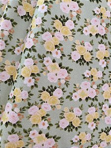 Tecido Tricoline Estampa de Florzinhas Brancas e Amarelas sobre Verde Claro 100% Algodão