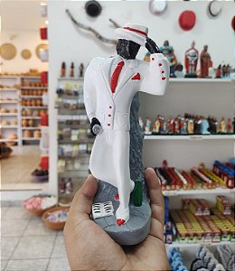 Imagem Seu Zé Pilintra Encostado no Muro 20cm em Gesso