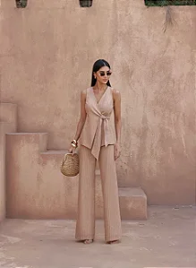 CONJUNTO VENEZA COLETE E CALÇA RISCA E GIZ - DOCE DE LEITE