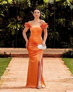 VESTIDO DE FESTA SABRINA CREPE ACETINADO FENDA - LARANJA
