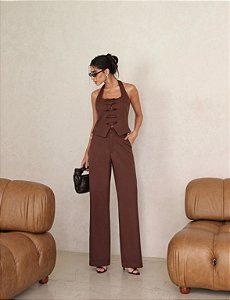 CONJUNTO TATIANA ALFAIATARIA PANTALONA E BLUSA CROPPED - MARROM