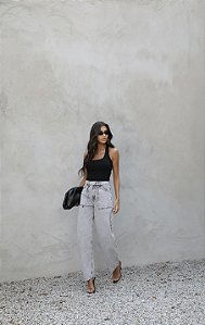 CALÇA JEANS TATI CINTURA ALTA WIDE LEG - CINZA