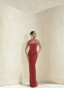 VESTIDO LONGO CAUDA FRANZIDA FRENTE ARCO - VERMELHO