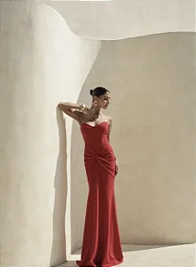 VESTIDO LONGO BARBATANA T.Q.C. TORCIDO - VERMELHO