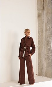 CONJUNTO TÓQUIO CASACO E CALÇA AVELUDADO - MARROM