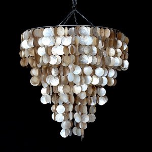 CHANDELIER DE MADREPÉROLA DOURADA EM CAMADAS 60