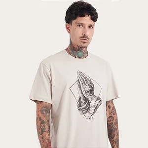 Tshirt MCD Mãos Rezando Regular - Bege