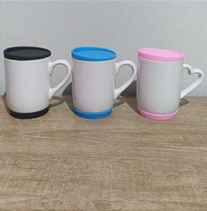 Caneca Personalizada Porcelana Tampa De Silicone Cores Preta, Azul ou Rosa