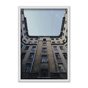 Quadro Decorativo Prédio Visto de Baxio Em Contranste Com O Céu Azul