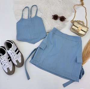 Conjunto blusinha com bico + saia cargo com shortinho