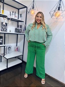 Calça verde promoção.