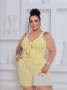 Conjunto amarelo perfeito .