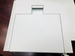 Conjunto de porta direita HP para LaserJet Ent (RM2-6622)