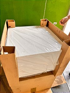 Gabinete metálico com rodinhas para diversas utilidades, inclusive para colocar impressoras.