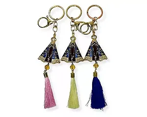 Chaveiro Mosquetão Dourado Nossa Sra. Aparecida Fundo Marrom Com Franja Colorida