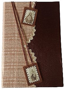 Caderno decorado de Nossa Senhora do Carmo sortido (masculino)