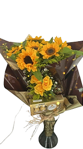 BUQUE DE GIRASSOL COM FERRERO ROCHER DE 8 UNIDADES