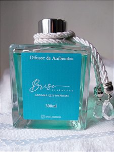 Difusor de Ambientes - Vidro Cubo 250 ml - Tampa laminada G28 Prata - Com 6 varetas