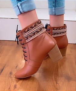 BOTA COURO CARAMELO