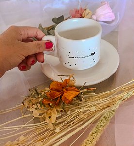 Xícara com pires - Amor ♡