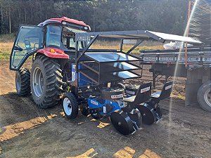 Transplantadeira de Mudas em bandeja - AMAQUEL