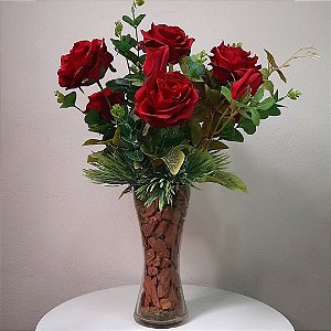 Arranjo de Rosas Vermelhas de seda no vaso de vidro