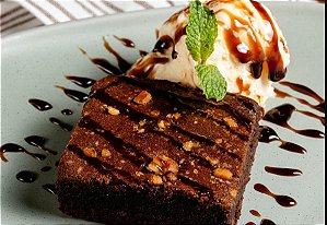 BROWNIE CHOCOLATE COM NOZES  (10 unidades - 80g cada)