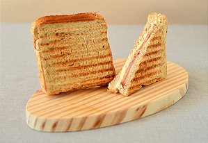 SANDUÍCHE INTEGRAL PEITO PERU COM QUEIJO CREMOSO (4 UNIDADES - 110G CADA)