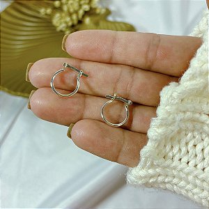 BRINCO ARGOLA LISA PEQUENA | BC0010