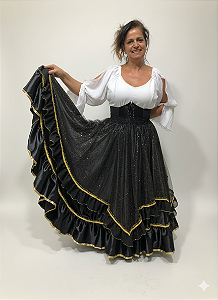 Saia Longa Cigana Modelo Sobre Saia Preta com 13 metros de roda