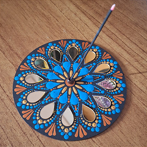 Incensário pintado pelo Prof. Mitchel Barros