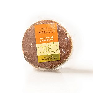 Alfajor de chocolate recheado com Geleia de Damasco & Coco