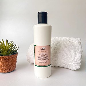 Shampoo de Argila Branca Para Cabelos Quimicamente Tratados