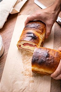 TORTANO DE CALABRESA COM QUEIJO