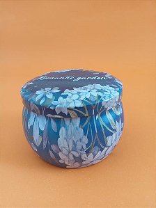 Vela na lata decorativa