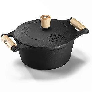 CAÇAROLA TRADIÇÃO ALÇA DE MADEIRA E TAMPA DE FERRO 4,5L 26X18CM