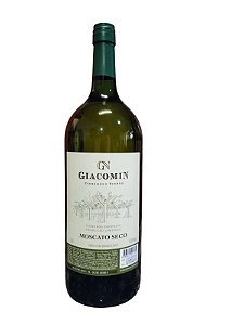 Vinho Moscato Seco Giacomin - 1,5L