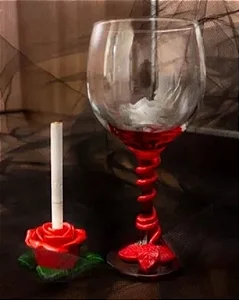 TAÇA DE VIDRO POMBAGIRA + OFERTADOR FORMATO DE ROSAS - 1020