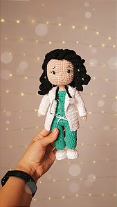 Médica em Amigurumi