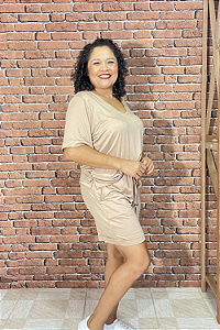 Conjunto Feminino de Shorts e Blusa Gola  V